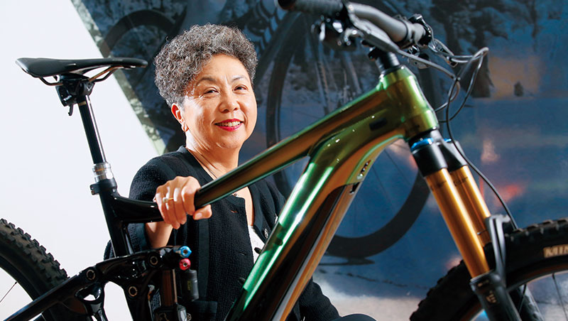一次自行車挑戰賽，讓巨大董事長杜綉珍從排斥電動自行車，到把它當成長新動能。